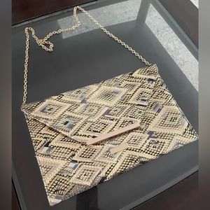 Elegant champagne gold party wear/wedding guest clutch/shoulder bag. NWOT